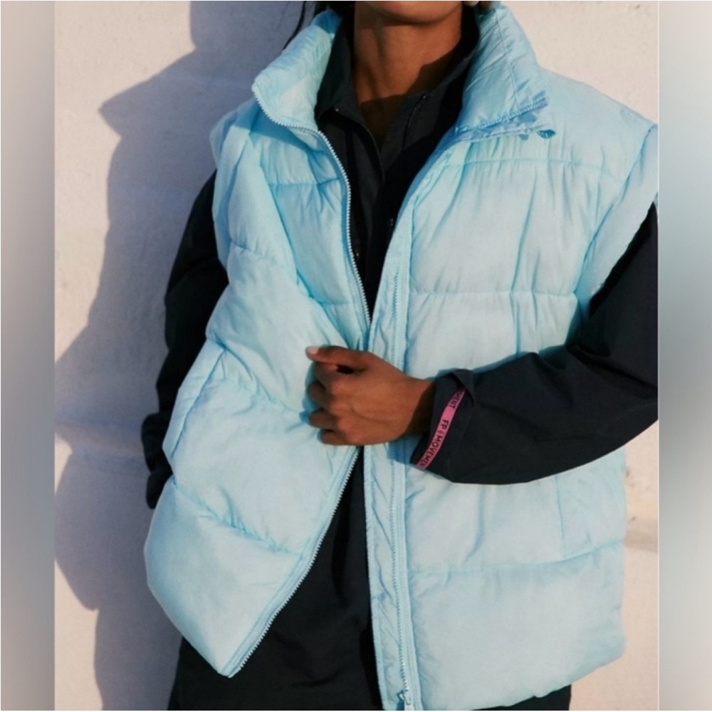FP movement in a bubble puffer vest